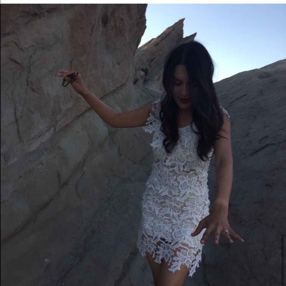 Sabo Skirt White Lace Dress with Beautiful Plunging Back